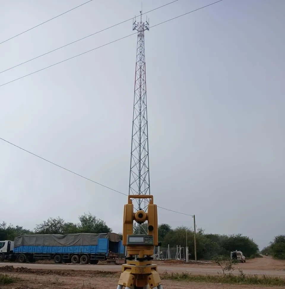 Verificación de verticalidad de la torre con teodolito